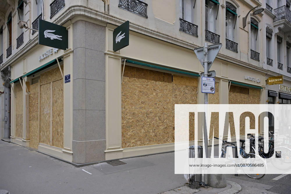 Shops Boarded Up With Wooden Panels - Lyon Shops in Lyon are boarded up with wooden panels ahead the Yellow Vests Protest Act II In Lyon, France on October 24, 2026. Photo by ABACAPRESS.COM Lyon France