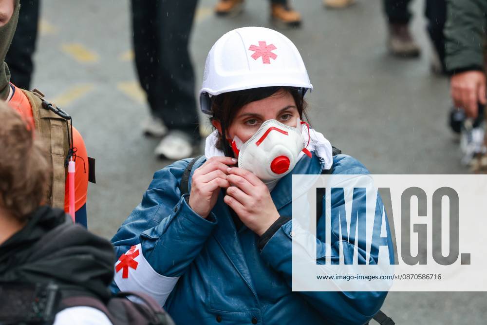 Protest, Act 2: PHOTOPQR, VOIX DU NORD, Thierry Thorel, October 24, 2026. Lille, October 24, 2026. Protest in the streets of the capital of Flanders, Act 2 Photo by Thierry Thorel La Voix du Nord MEDIC France Oct. 24, 2026 Another day of protests this Saturday, and amid fears of renewed violence and looting, restrictions on freedom of movement and assembly have multiplied, drawing sharp criticism from civil liberties groups Hauts-de-France, France