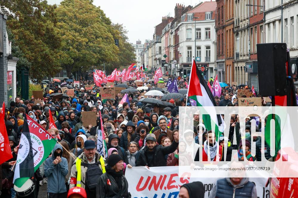 Protest, Act 2: PHOTOPQR, VOIX DU NORD, Thierry Thorel, October 24, 2026. Lille, October 24, 2026. Protest in the streets of the capital of Flanders, Act 2 Photo by Thierry Thorel La Voix du Nord France Oct. 24, 2026 Another day of protests this Saturday, and amid fears of renewed violence and looting, restrictions on freedom of movement and assembly have multiplied, drawing sharp criticism from civil liberties groups Hauts-de-France France