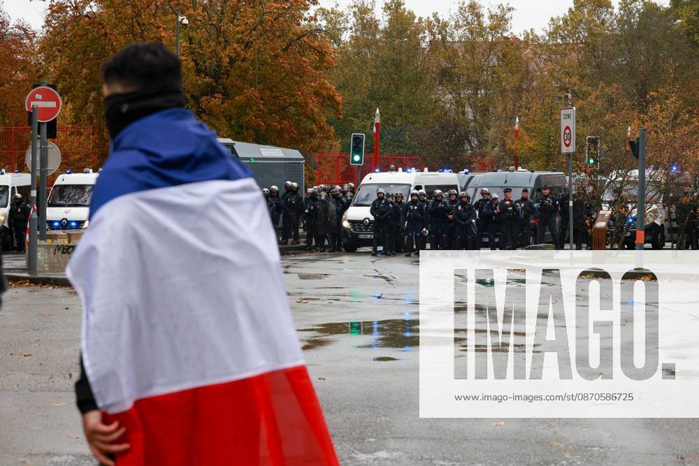 Protest, Act 2: PHOTOPQR, VOIX DU NORD, Thierry Thorel, October 24, 2026. Lille, October 24, 2026. Protest in the streets of the capital of Flanders, Act 2: Here, a clash between protesters and CRS officers. Photo by Thierry Thorel, La Voix du Nord, France, Oct. 24, 2026. Another day of protests this Saturday, and amid fears of renewed violence and looting, restrictions on freedom of movement and assembly have multiplied, drawing sharp criticism from civil liberties groups. Hauts-de-France, France