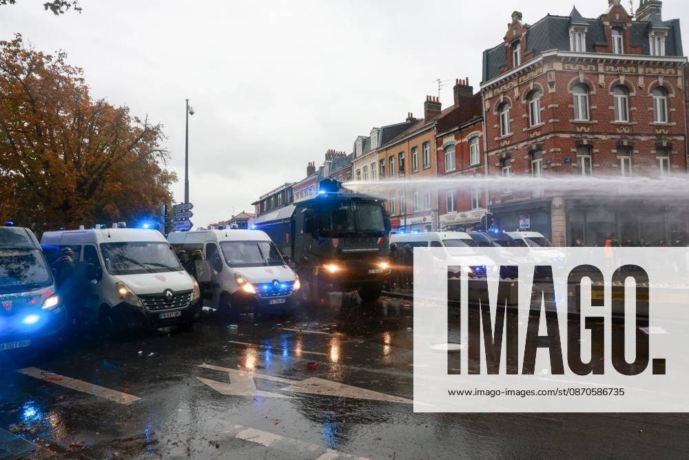 Protest, Act 2: PHOTOPQR, VOIX DU NORD, Thierry Thorel, October 24, 2026. Lille, October 24, 2026. Protest in the streets of the capital of Flanders, Act 2: Here, a clash between protesters and CRS officers. Photo by Thierry Thorel, La Voix du Nord, France, Oct. 24, 2026. Another day of protests this Saturday, and amid fears of renewed violence and looting, restrictions on freedom of movement and assembly have multiplied, drawing sharp criticism from civil liberties groups. Hauts-de-France, France