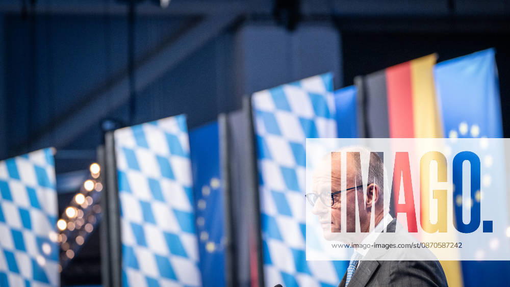Bundeskanzler Friedrich Merz spricht vor dem CSU-Parteitag in München;Parteitag der CSU in München, München Bayern Deutschland Messegelände München