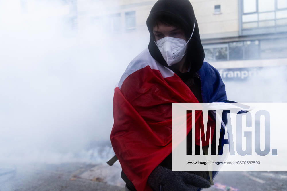 Demonstrators clash with police near Porte de Vincennes amid ongoing protests in Paris PARIS, FRANCE - OCTOBER 24: Demonstrators clash with police near Porte de vincennes during a demonstration amid ongoing social and political tensions in Paris, France, on October 24, 2026. Police take security measures during the protests. Ibrahim Ezzat Anadolu Paris France. Editorial use only. Please get in touch for any other usage.