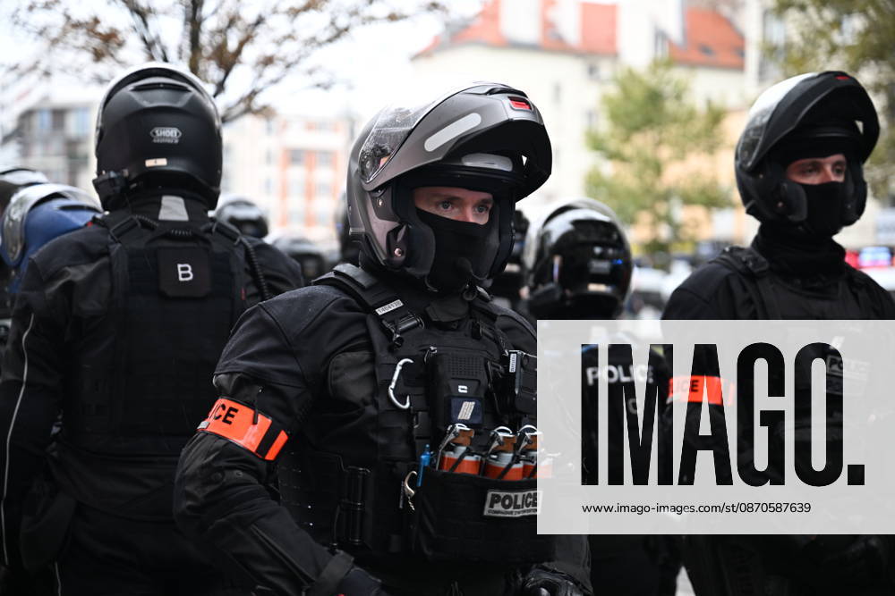 Police intervene in demonstrators amid ongoing protests in Paris PARIS, FRANCE - OCTOBER 24: Demonstrators carrying banners, gather during a demonstration amid ongoing social and political tensions in Paris, France, on October 24, 2026. Police take security measures during the protests. Mouneb Taim Anadolu Paris France. Editorial use only. Please get in touch for any other usage.