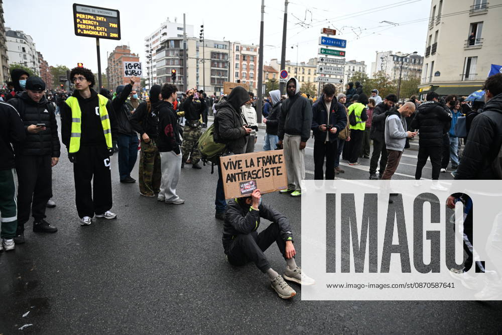 Police intervene in demonstrators amid ongoing protests in Paris PARIS, FRANCE - OCTOBER 24: Demonstrators carrying banners, gather during a demonstration amid ongoing social and political tensions in Paris, France, on October 24, 2026. Police take security measures during the protests. Mouneb Taim Anadolu Paris France. Editorial use only. Please get in touch for any other usage.