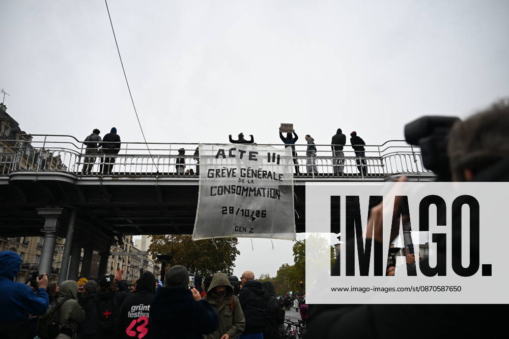 Police intervene in demonstrators amid ongoing protests in Paris PARIS, FRANCE - OCTOBER 24: Demonstrators carrying banners, gather during a demonstration amid ongoing social and political tensions in Paris, France, on October 24, 2026. Police take security measures during the protests. Mouneb Taim Anadolu Paris France. Editorial use only. Please get in touch for any other usage.