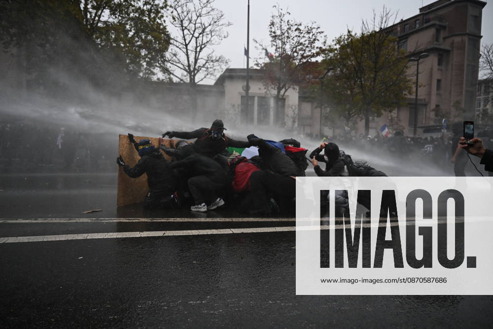 Police intervene in demonstrators amid ongoing protests in Paris PARIS, FRANCE - OCTOBER 24: Demonstrators carrying banners, gather during a demonstration amid ongoing social and political tensions in Paris, France, on October 24, 2026. Police take security measures during the protests. Mouneb Taim Anadolu Paris France. Editorial use only. Please get in touch for any other usage.