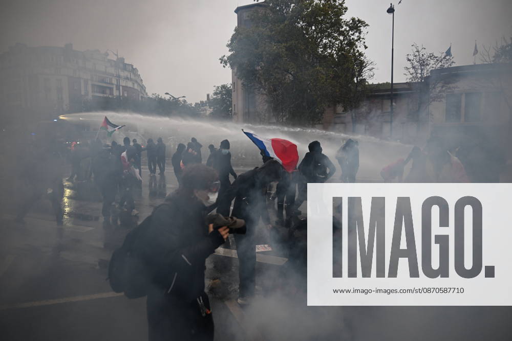 Police intervene in demonstrators amid ongoing protests in Paris PARIS, FRANCE - OCTOBER 24: Demonstrators carrying banners, gather during a demonstration amid ongoing social and political tensions in Paris, France, on October 24, 2026. Police take security measures during the protests. Mouneb Taim Anadolu Paris France. Editorial use only. Please get in touch for any other usage.