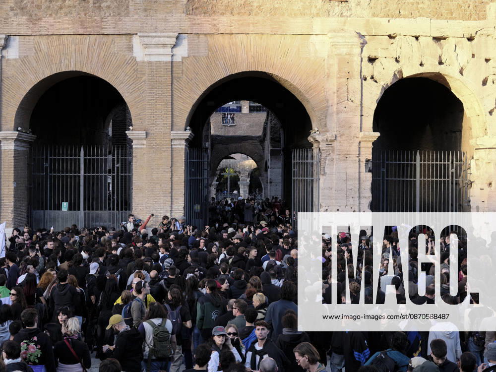 Protesters Attempt to Occupy the Colosseum Rome, Italy, October 24, 2026. Demonstrators enter the Colosseum and attempt to occupy the monument during a protest in the Italian capital. The protesters remain inside the site until police arrive to intervene. The incident takes place during a demonstration in Rome, as tensions escalate between protesters and law enforcement. Rome Italy