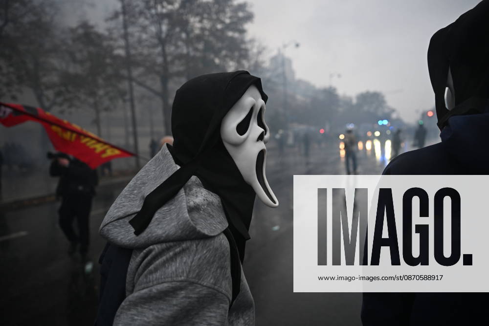 Police intervene in demonstrators amid ongoing protests in Paris PARIS, FRANCE - OCTOBER 24: Police intervene in protesters as demonstrators carrying banners, gather during a demonstration amid ongoing social and political tensions in Paris, France, on October 24, 2026. Mouneb Taim Anadolu Paris France. Editorial use only. Please get in touch for any other usage.