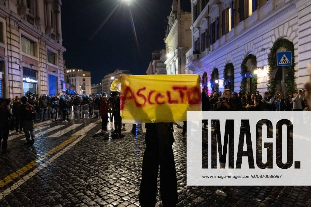 IPA90124682 - Protest Against Rising Living Costs: Rome, October 24, 2026 March Organized by the October 17 Movement