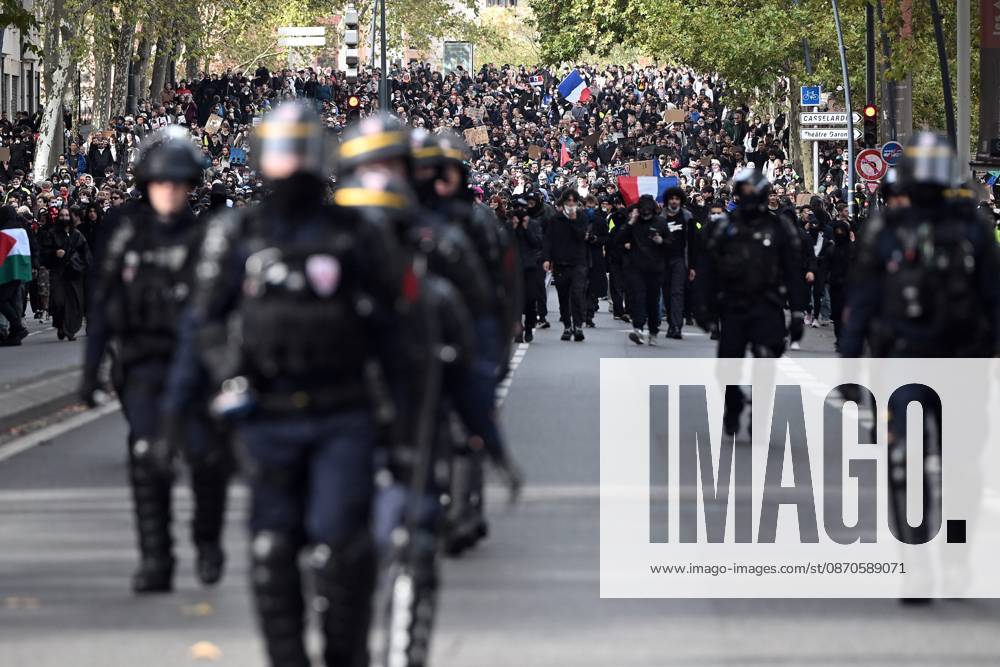 PROTEST ON OCTOBER 24, 2026: CONTEXT—PROTEST AGAINST THE HIGH COST OF LIVING AND IN SUPPORT OF THE HIGH SCHOOL STUDENT MOVEMENT REMY GABALDA MAXPPP 10 24 2026 Several thousand people protested in the streets of Toulouse in support of the high school student movement and to protest the cost of living in France. France, Oct. 24, 2026. Another day of protests this Saturday, and amid fears of renewed violence and looting, restrictions on freedom of movement and assembly have multiplied, drawing sharp criticism from civil liberties groups.