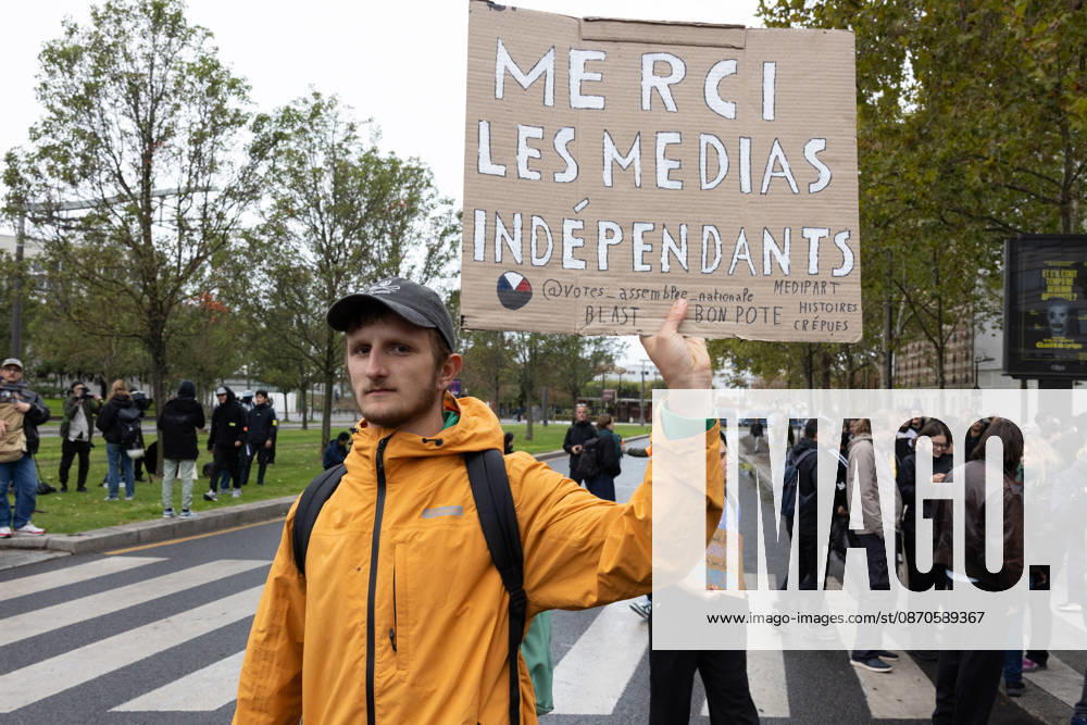 Demonstration on Saturday, October 24, 2026, starting at the Porte d’Italie in Paris. A large-scale rally brought together a massive crowd in the streets of the capital, reflecting strong popular mobilization. The demonstrators set off from the south of Paris, forming a dense procession in an atmosphere of collective mobilization. Frederic Levebvre Bestimage Paris France