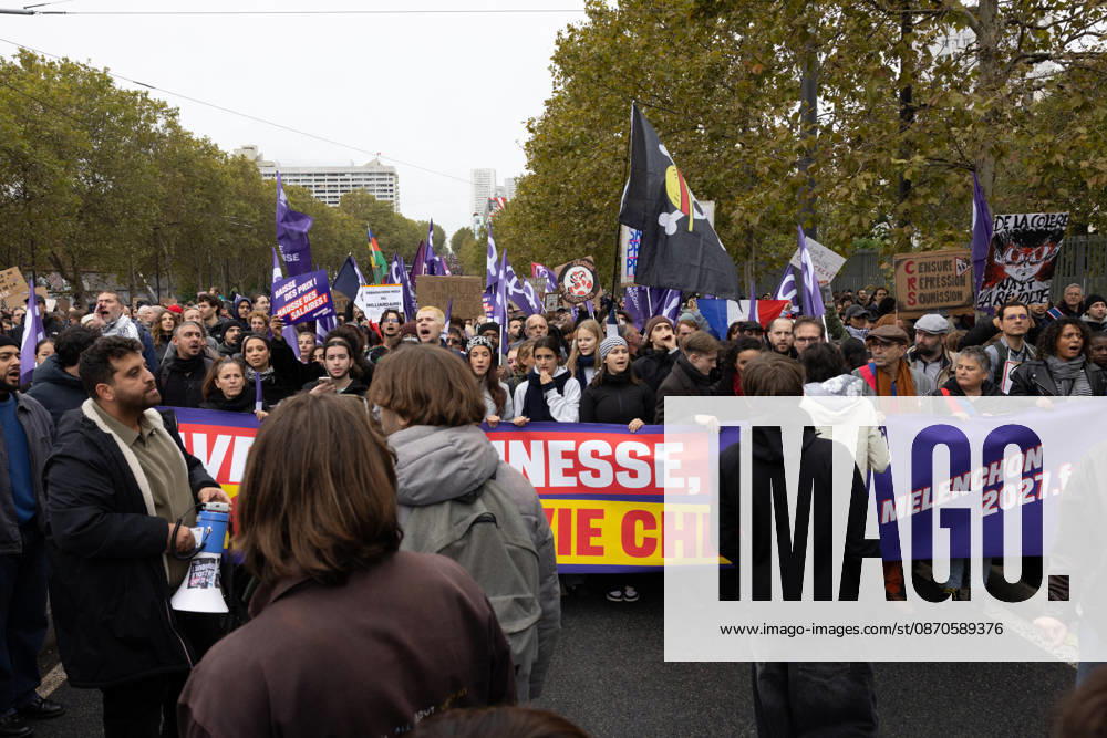 Demonstration on Saturday, October 24, 2026, starting at the Porte d’Italie in Paris. A large-scale rally brought together a massive crowd in the streets of the capital, reflecting strong popular mobilization. The demonstrators set off from the south of Paris, forming a dense procession in an atmosphere of collective mobilization. Frederic Levebvre Bestimage Paris France