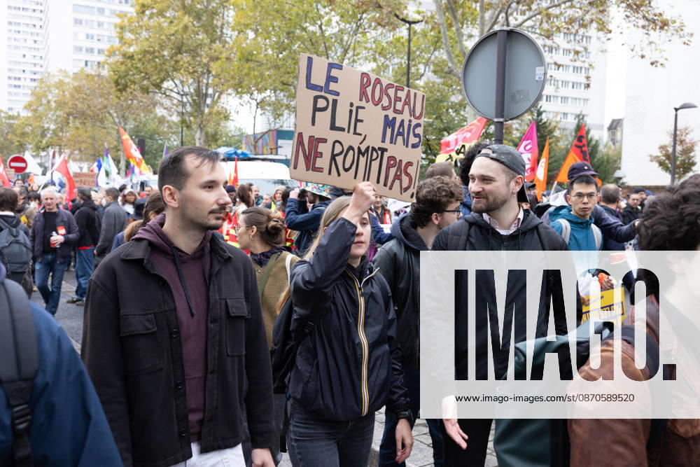 Demonstration on Saturday, October 24, 2026, starting at the Porte d’Italie in Paris. A large-scale rally brought together a massive crowd in the streets of the capital, reflecting strong popular mobilization. The demonstrators set off from the south of Paris, forming a dense procession in an atmosphere of collective mobilization. Frederic Levebvre Bestimage Paris France