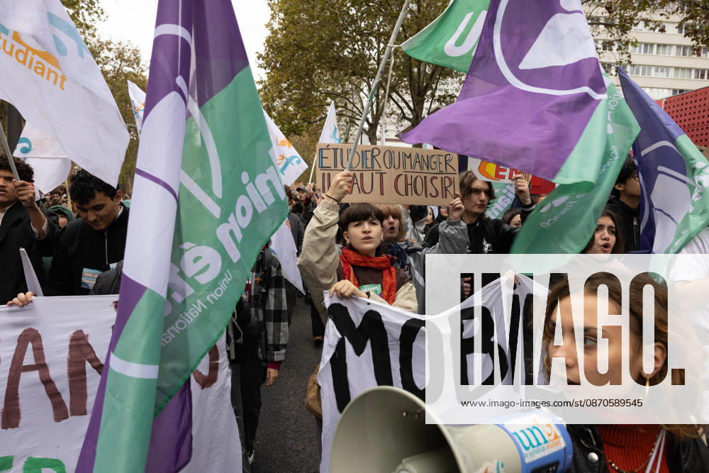 Demonstration on Saturday, October 24, 2026, starting at the Porte d’Italie in Paris. A large-scale rally brought together a massive crowd in the streets of the capital, reflecting strong popular mobilization. The demonstrators set off from the south of Paris, forming a dense procession in an atmosphere of collective mobilization. Frederic Levebvre Bestimage Paris France