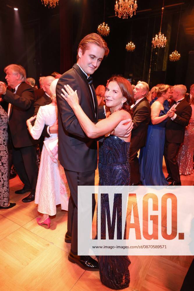 Leipziger Opernball 2026 Claudia Obert erster Tanz, Leipziger Opernball 2026, Oper Leipzig, Datum: 24.10.2026