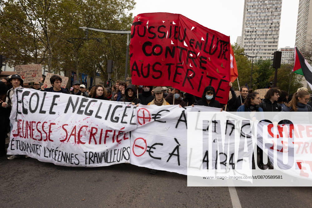 Demonstration on Saturday, October 24, 2026, starting at the Porte d’Italie in Paris. A large-scale rally brought together a massive crowd in the streets of the capital, reflecting strong popular mobilization. The demonstrators set off from the south of Paris, forming a dense procession in an atmosphere of collective mobilization. Frederic Levebvre Bestimage Paris France