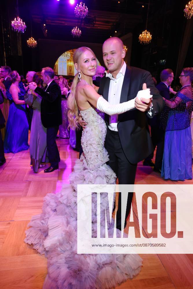 Leipziger Opernball 2026 Jenny Elvers, Paul Jolig erster Tanz, Leipziger Opernball 2026, Oper Leipzig, Datum: 24.10.2026