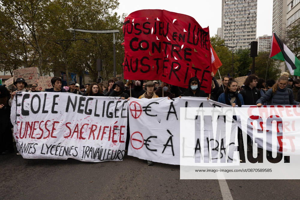 Demonstration on Saturday, October 24, 2026, starting at the Porte d’Italie in Paris. A large-scale rally brought together a massive crowd in the streets of the capital, reflecting strong popular mobilization. The demonstrators set off from the south of Paris, forming a dense procession in an atmosphere of collective mobilization. Frederic Levebvre Bestimage Paris France