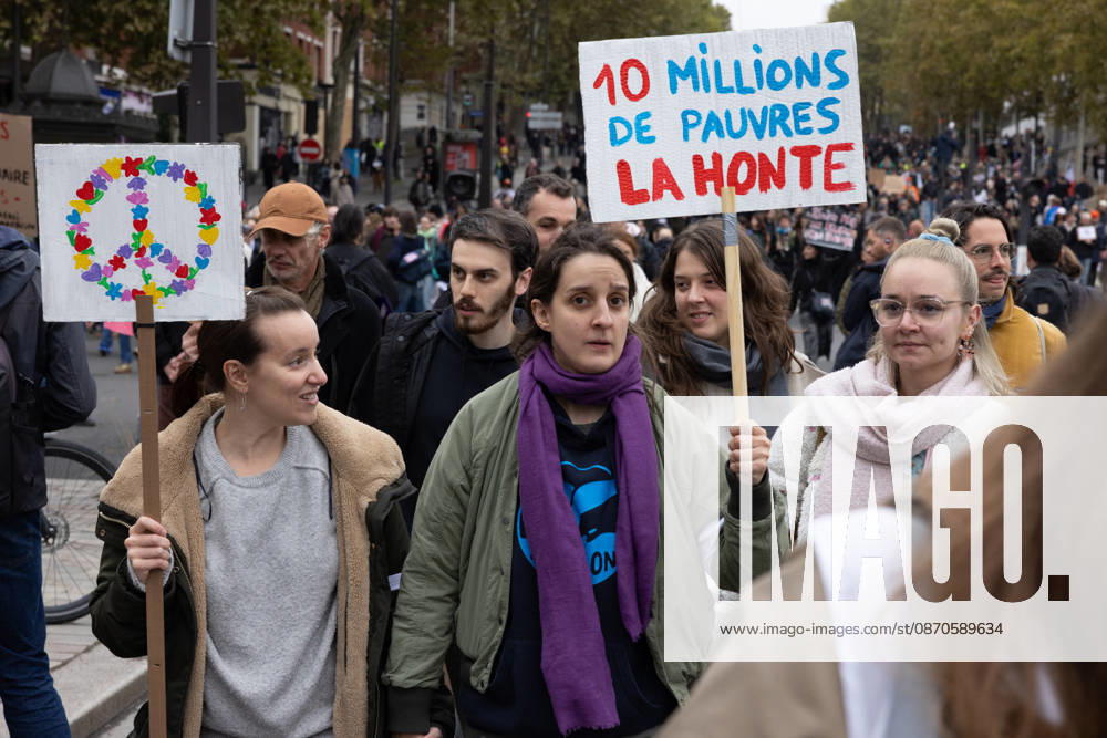 Demonstration on Saturday, October 24, 2026, starting at the Porte d’Italie in Paris. A large-scale rally brought together a massive crowd in the streets of the capital, reflecting strong popular mobilization. The demonstrators set off from the south of Paris, forming a dense procession in an atmosphere of collective mobilization. Frederic Levebvre Bestimage Paris France