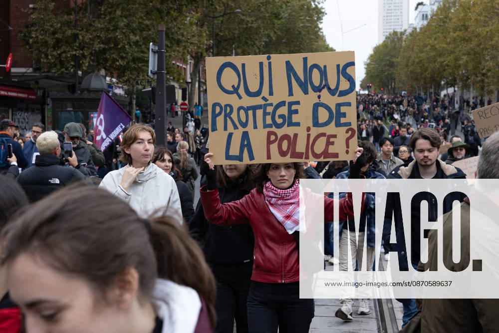 Demonstration on Saturday, October 24, 2026, starting at the Porte d’Italie in Paris. A large-scale rally brought together a massive crowd in the streets of the capital, reflecting strong popular mobilization. The demonstrators set off from the south of Paris, forming a dense procession in an atmosphere of collective mobilization. Frederic Levebvre Bestimage Paris France