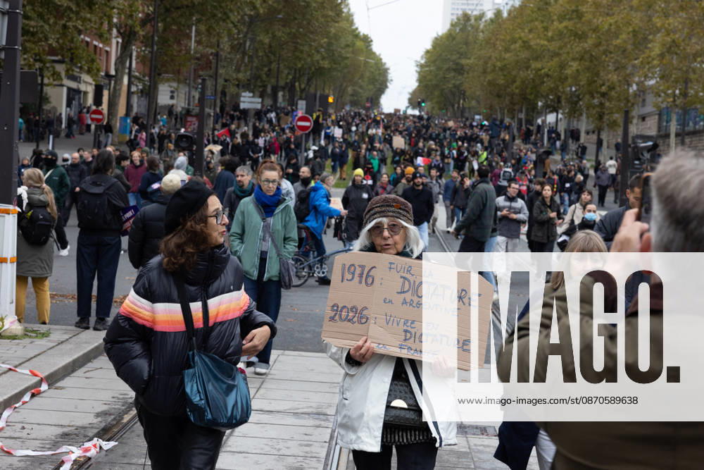 Demonstration on Saturday, October 24, 2026, starting at the Porte d’Italie in Paris. A large-scale rally brought together a massive crowd in the streets of the capital, reflecting strong popular mobilization. The demonstrators set off from the south of Paris, forming a dense procession in an atmosphere of collective mobilization. Frederic Levebvre Bestimage Paris France