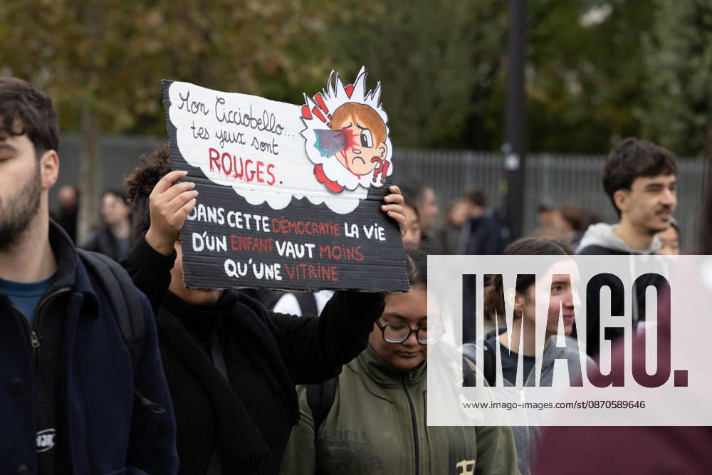Demonstration on Saturday, October 24, 2026, starting at the Porte d’Italie in Paris. A large-scale rally brought together a massive crowd in the streets of the capital, reflecting strong popular mobilization. The demonstrators set off from the south of Paris, forming a dense procession in an atmosphere of collective mobilization. Frederic Levebvre Bestimage Paris France