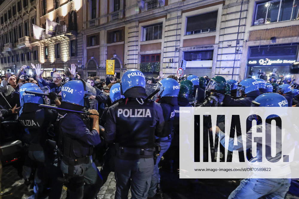 Demonstration against the Italian government in Rome ROME, ITALY, OCTOBER 24: Italian anti-riot police officers face demonstrators during a protest against the Italian government in Rome, Italy, on October 24, 2026. Riccardo De Luca Anadolu Rome Italy. Editorial use only. Please get in touch for any other usage.