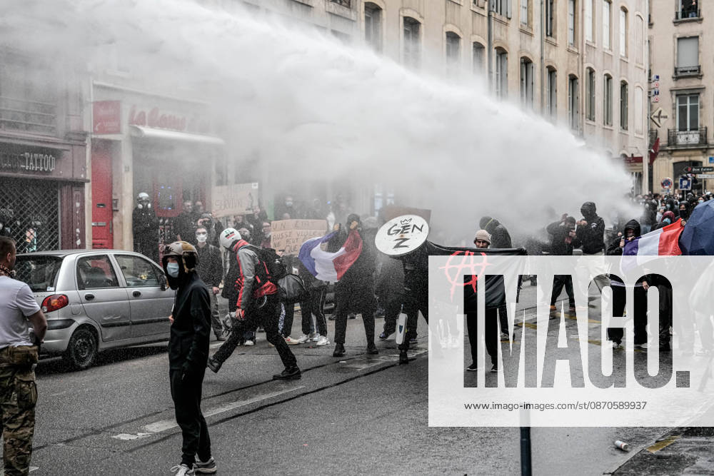 Police intervene in demonstrators amid ongoing protests in Nancy NANCY, FRANCE - OCTOBER 24: Police clash with protesters with water cannons and tear gas during a demonstration amid ongoing social and political tensions in Nancy, France, on October 24, 2026. Muhammed Said Tako Anadolu Nancy France. Editorial use only. Please get in touch for any other usage.