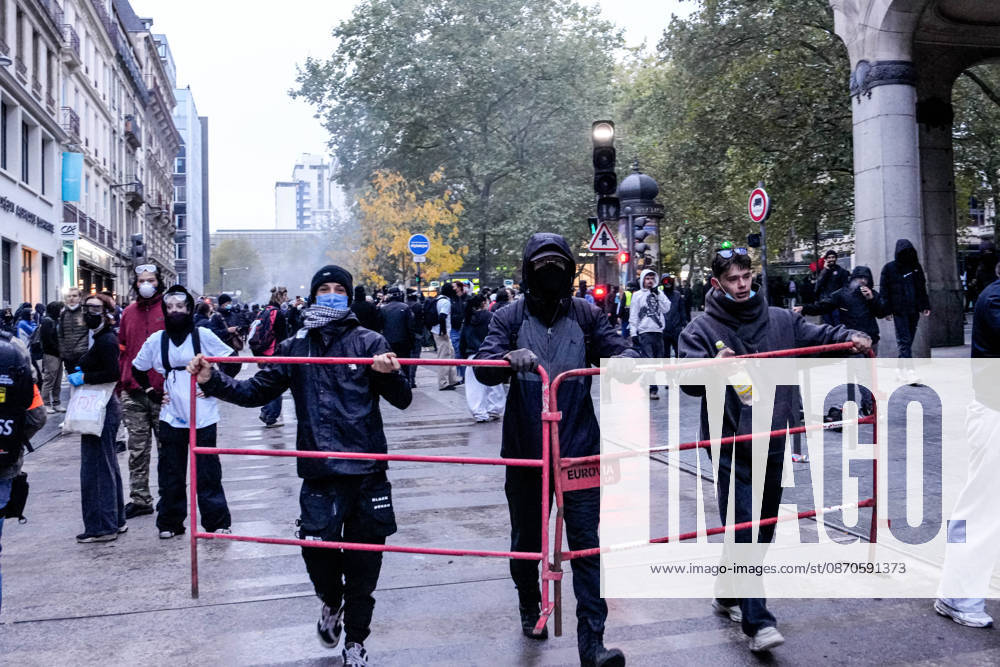 Police intervene in demonstrators amid ongoing protests in Nancy NANCY, FRANCE - OCTOBER 24: Police clash with protesters with water cannons and tear gas during a demonstration amid ongoing social and political tensions in Nancy, France, on October 24, 2026. Muhammed Said Tako Anadolu Nancy France. Editorial use only. Please get in touch for any other usage.