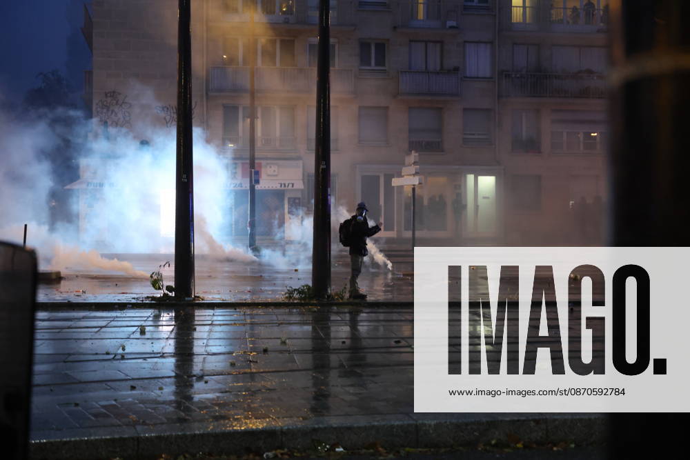 A demonstration against government policy wad held in Paris, France, on October 24, 2026. Protests follow last weekend s demonstrations, which were marked by violent clashes and widespread damage. (CTKxPhoto PavelxNemecek) CTKPhotoF202610240025701 CTKPhotoF202610240025701
