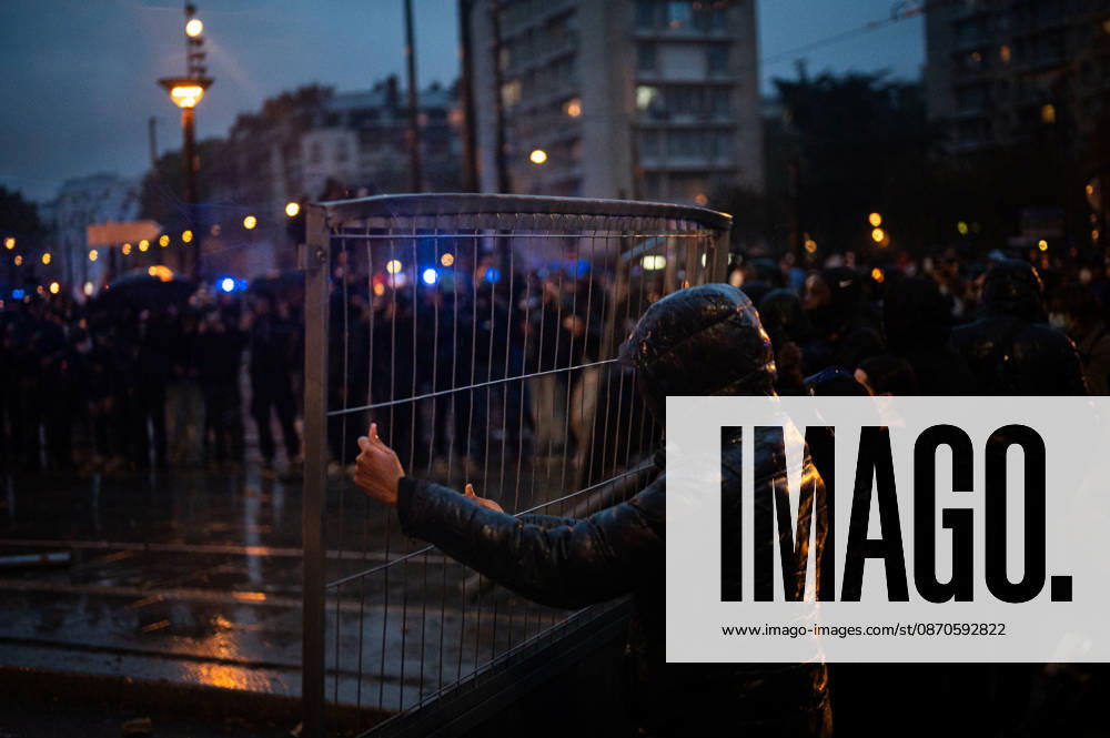 Demonstrators clash with police near Porte de Vincennes amid ongoing protests in Paris PARIS, FRANCE - OCTOBER 24: Demonstrators clash with police near Porte de vincennes during a demonstration amid ongoing social and political tensions in Paris, France, on October 24, 2026. Police use tear gas and high pressure water to disperse the crowd. Rachelle Papillon-Amblard Anadolu Paris France. Editorial use only. Please get in touch for any other usage.