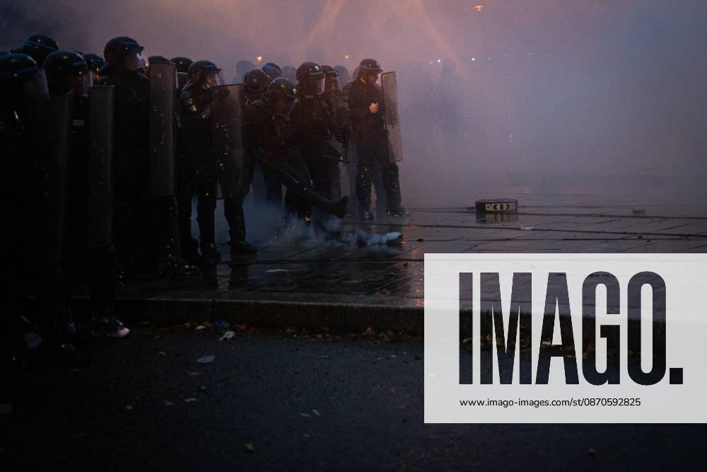 Demonstrators clash with police near Porte de Vincennes amid ongoing protests in Paris PARIS, FRANCE - OCTOBER 24: Demonstrators clash with police near Porte de vincennes during a demonstration amid ongoing social and political tensions in Paris, France, on October 24, 2026. Police use tear gas and high pressure water to disperse the crowd. Rachelle Papillon-Amblard Anadolu Paris France. Editorial use only. Please get in touch for any other usage.