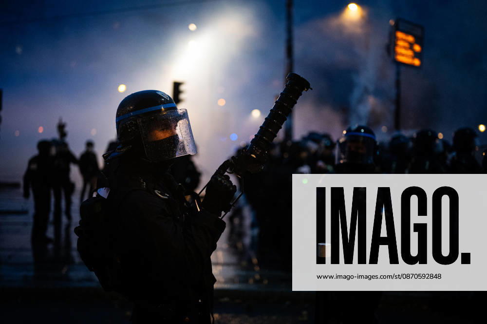 Demonstrators clash with police near Porte de Vincennes amid ongoing protests in Paris PARIS, FRANCE - OCTOBER 24: Demonstrators clash with police near Porte de vincennes during a demonstration amid ongoing social and political tensions in Paris, France, on October 24, 2026. Police use tear gas and high pressure water to disperse the crowd. Rachelle Papillon-Amblard Anadolu Paris France. Editorial use only. Please get in touch for any other usage.