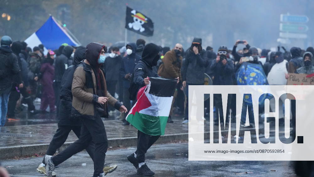 A demonstration against government policy wad held in Paris, France, on October 24, 2026. Protests follow last weekend s demonstrations, which were marked by violent clashes and widespread damage. (CTKxPhoto PavelxNemecek) CTKPhotoF202610240026901 CTKPhotoF202610240026901