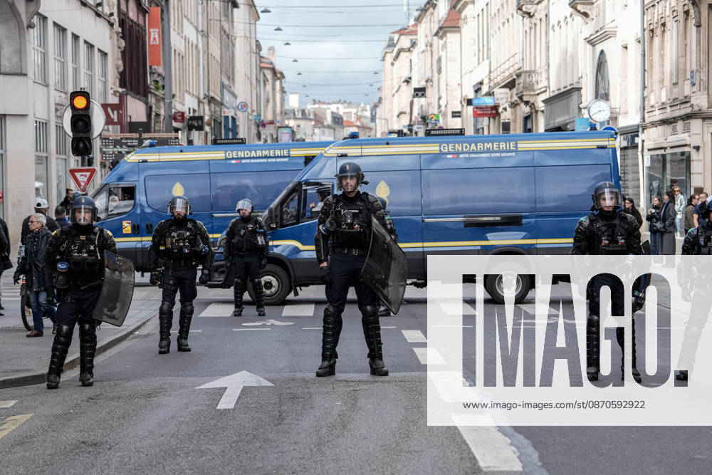 Police intervene in demonstrators amid ongoing protests in Nancy NANCY, FRANCE - OCTOBER 24: Protesters holding banners gather as police take security measures during a demonstration amid ongoing social and political tensions in Nancy, France, on October 24, 2026. Muhammed Said Tako Anadolu Nancy France. Editorial use only. Please get in touch for any other usage.