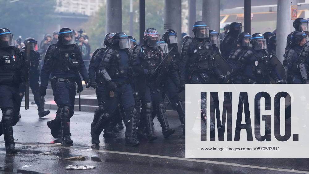 A demonstration against government policy wad held in Paris, France, on October 24, 2026. Protests follow last weekend s demonstrations, which were marked by violent clashes and widespread damage. (CTKxPhoto PavelxNemecek) CTKPhotoF202610240027101 CTKPhotoF202610240027101