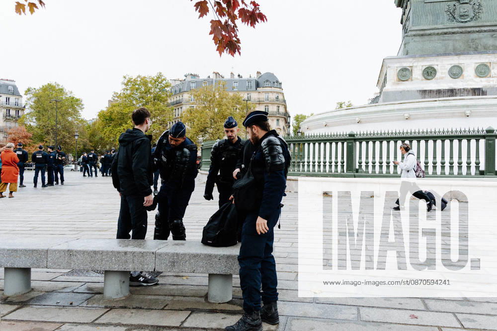 In Paris, the CGT put the number of demonstrators on the streets at 250,000, whilst the Ministry of the Interior put the figure at 110,000. Earlier, the Paris Police Prefecture had also estimated that there were 110,000 demonstrators in the capital. - 24 10 2026 - France Paris Paris - JanxSchmidt-Whitley LexPictorium LePictorium_0344780