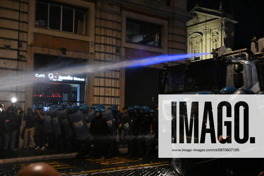 Demonstration against the government in Rome ROME, ITALY - OCTOBER 24: Police officers and water cannon vehicles block a road as anti-government protesters attempt to march toward the prime minister s office, on October 24, 2026 in Rome, Italy. Demonstrators taking part in the protest came face to face with security forces as police prevented them from advancing. Baris Seckin Anadolu Rome Italy. Editorial use only. Please get in touch for any other usage.