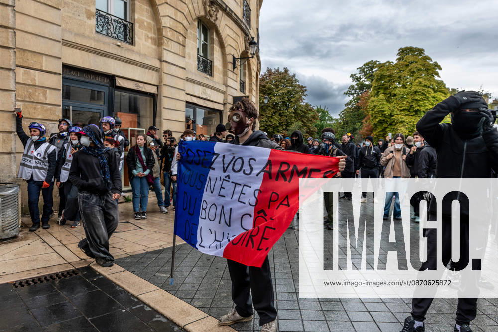 In Bordeaux, the march on the second day of protests against the rising cost of living initially proceeded peacefully. At the end of the route, violent clashes broke out on the sidelines between groups of demonstrators and law enforcement officers. Projectiles were thrown at riot police, who used tear gas to disperse the groups. Participants in the mobilization also included members of the Yellow Vests movement. Bordeaux France - ZUMAh207 20261024_zip_h207_011