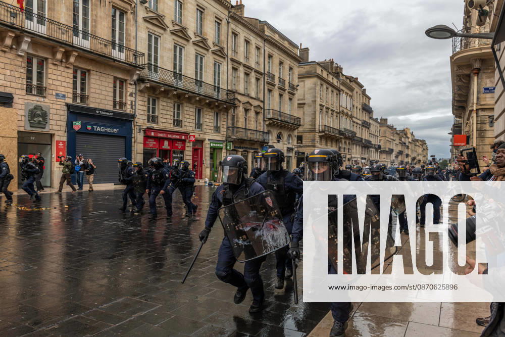 In Bordeaux, the march on the second day of protests against the rising cost of living initially proceeded peacefully. At the end of the route, violent clashes broke out on the sidelines between groups of demonstrators and law enforcement officers. Projectiles were thrown at riot police, who used tear gas to disperse the groups. Participants in the mobilization also included members of the Yellow Vests movement. Bordeaux France - ZUMAh207 20261024_zip_h207_010