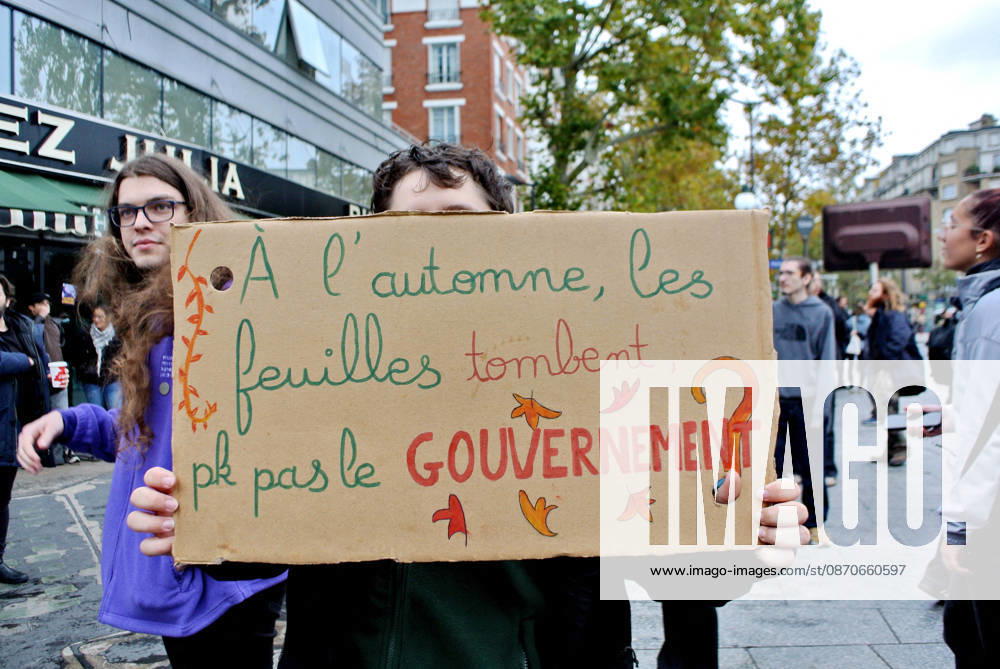 Yellow Vests Protest Act II - Paris Demonstration in favor of purchasing power, the protection of public services, and fiscal and social justice, as part of a nationwide call for mobilisation bringing together former members of the Yellow Vest movement, labor unions, high school and university students. in Paris on October 24, 2026. Photo by Karim Ait Adjedjou ABACAPRESS.COM Paris France