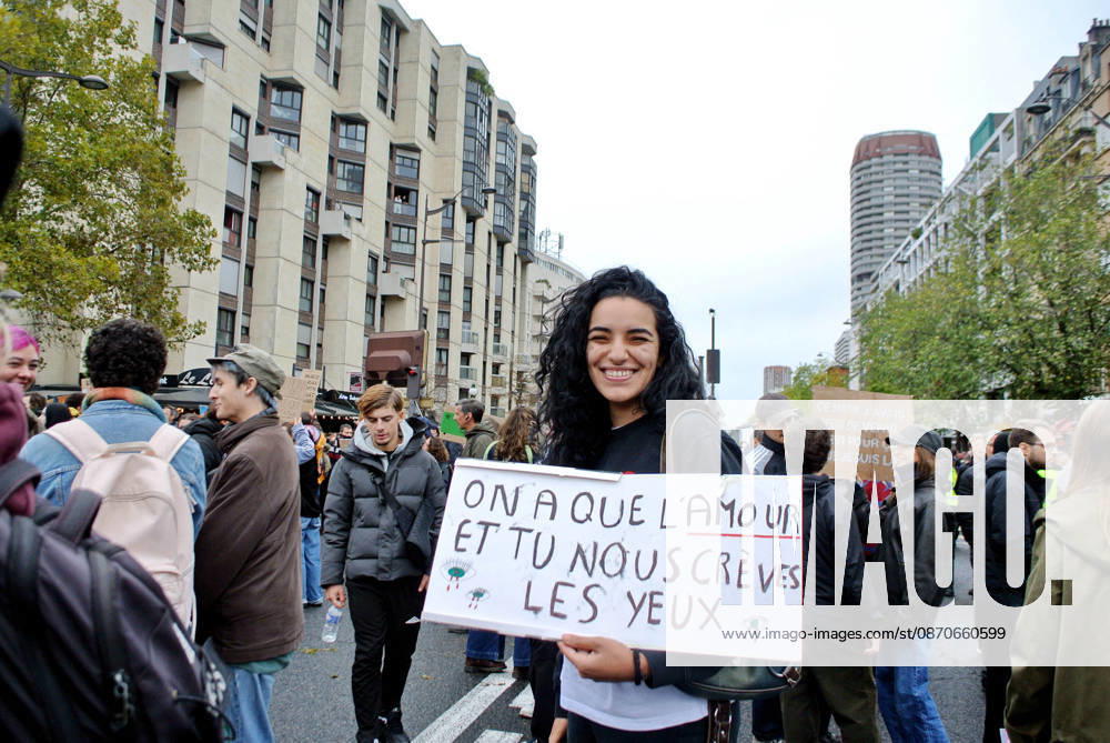 Yellow Vests Protest Act II - Paris Demonstration in favor of purchasing power, the protection of public services, and fiscal and social justice, as part of a nationwide call for mobilisation bringing together former members of the Yellow Vest movement, labor unions, high school and university students. in Paris on October 24, 2026. Photo by Karim Ait Adjedjou ABACAPRESS.COM Paris France