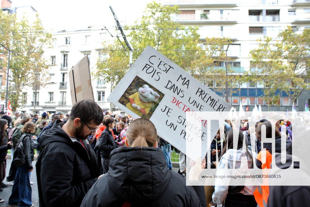 Yellow Vests Protest Act II - Paris Demonstration in favor of purchasing power, the protection of public services, and fiscal and social justice, as part of a nationwide call for mobilisation bringing together former members of the Yellow Vest movement, labor unions, high school and university students. in Paris on October 24, 2026. Photo by Karim Ait Adjedjou ABACAPRESS.COM Paris France
