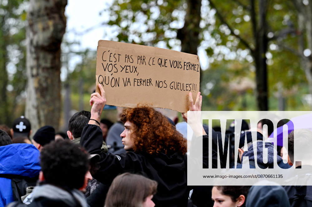 Yellow Vests Protest Act II - Paris Demonstration in favor of purchasing power, the protection of public services, and fiscal and social justice, as part of a nationwide call for mobilisation bringing together former members of the Yellow Vest movement, labor unions, high school and university students. in Paris on October 24, 2026. Photo by Karim Ait Adjedjou ABACAPRESS.COM Paris France