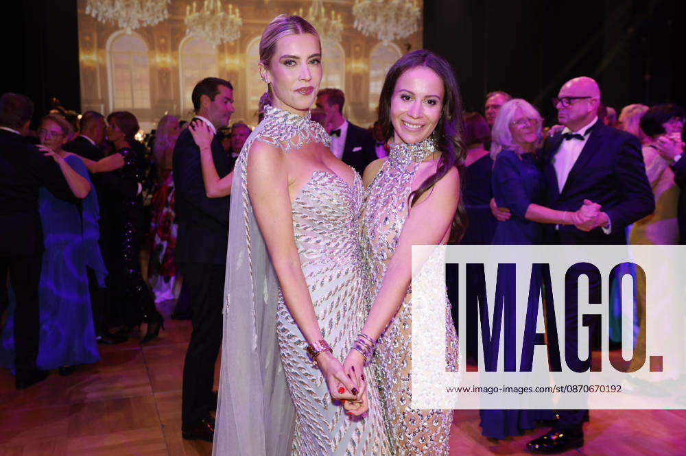 Verena Kerth mit Gast beim 31. Leipziger Opernball 2026 in der Oper Leipzig. Leipzig