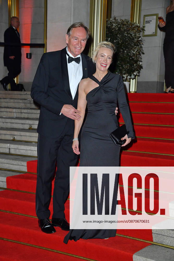 Burkhard Jung mit Ehefrau Ayleena Jung beim Leipziger Opernball 2026 in der Oper Leipzig am 24.10.2026
