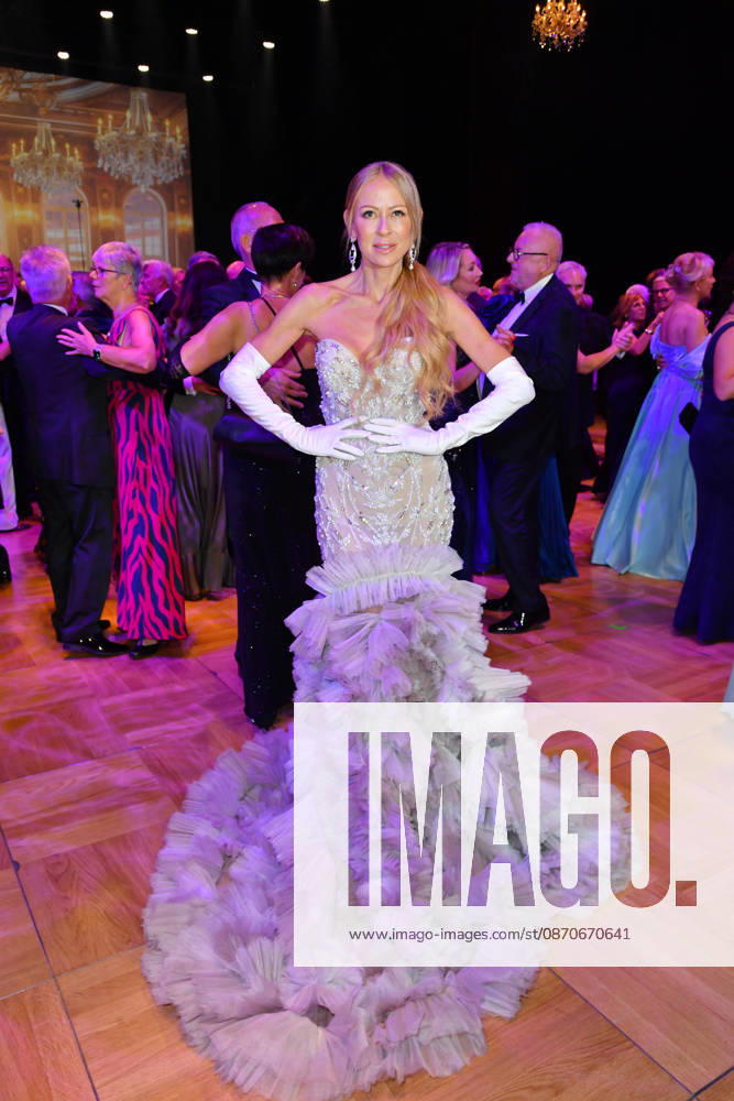Jenny Elvers beim Leipziger Opernball 2026 in der Oper Leipzig am 24.10.2026