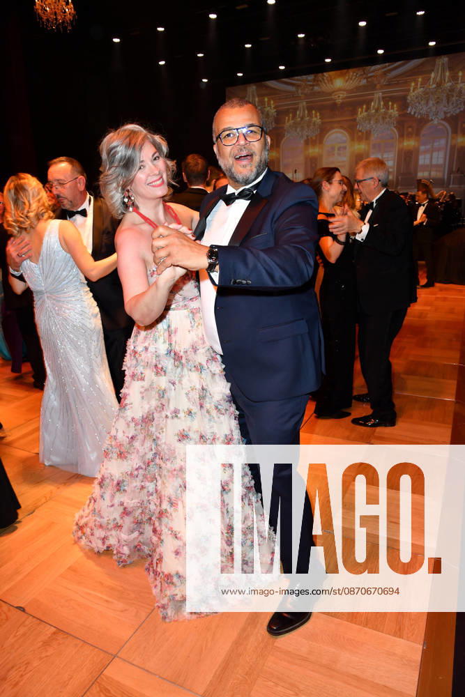 Cheryl Shepard mit Ehemann Nikolaus Okonkwo beim Leipziger Opernball 2026 in der Oper Leipzig am 24.10.2026